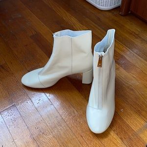 Ivory leather white booties from Zara